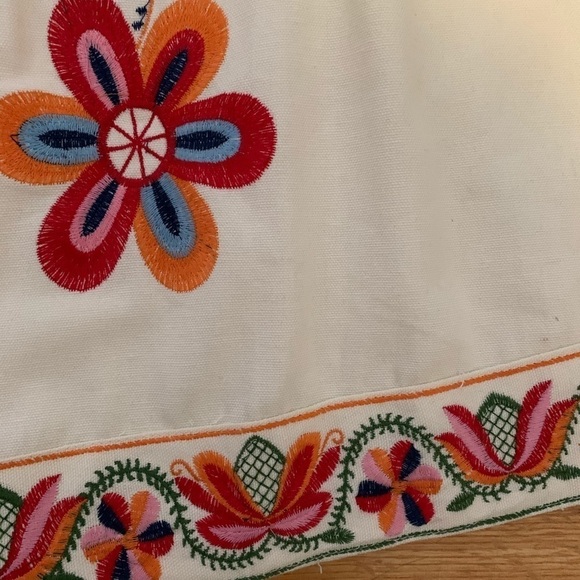 Embroidery  dress - Picture 4 of 6